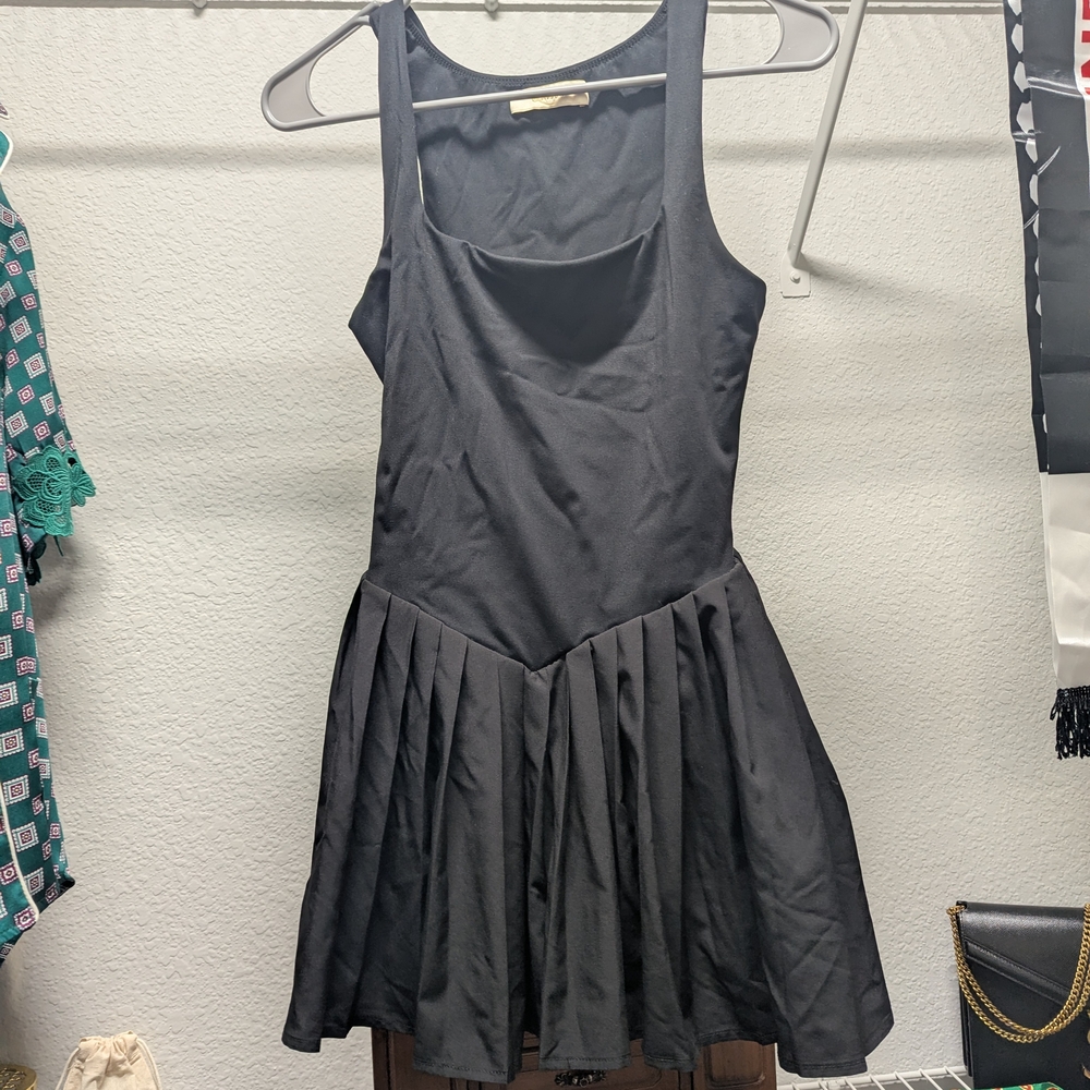 Chic Black Sleeveless Mini Dress